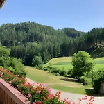 Waldbauernhof 팜스테이