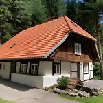 Waldbauernhof 팜스테이 *