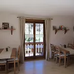 Waldbauernhof 팜스테이